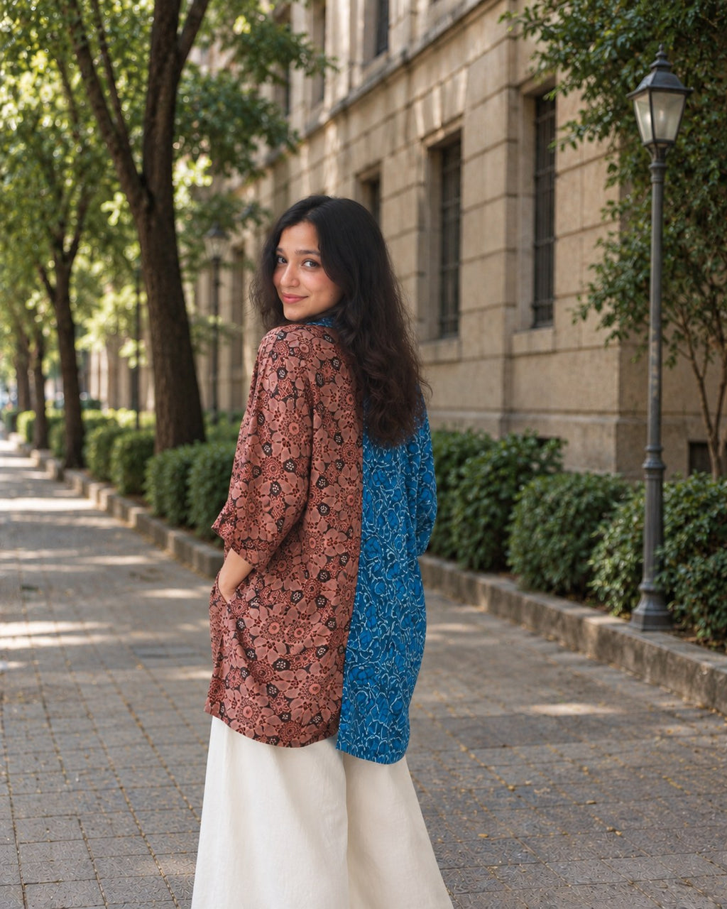 Mira Oversized Shirt by Hiya, view 3
